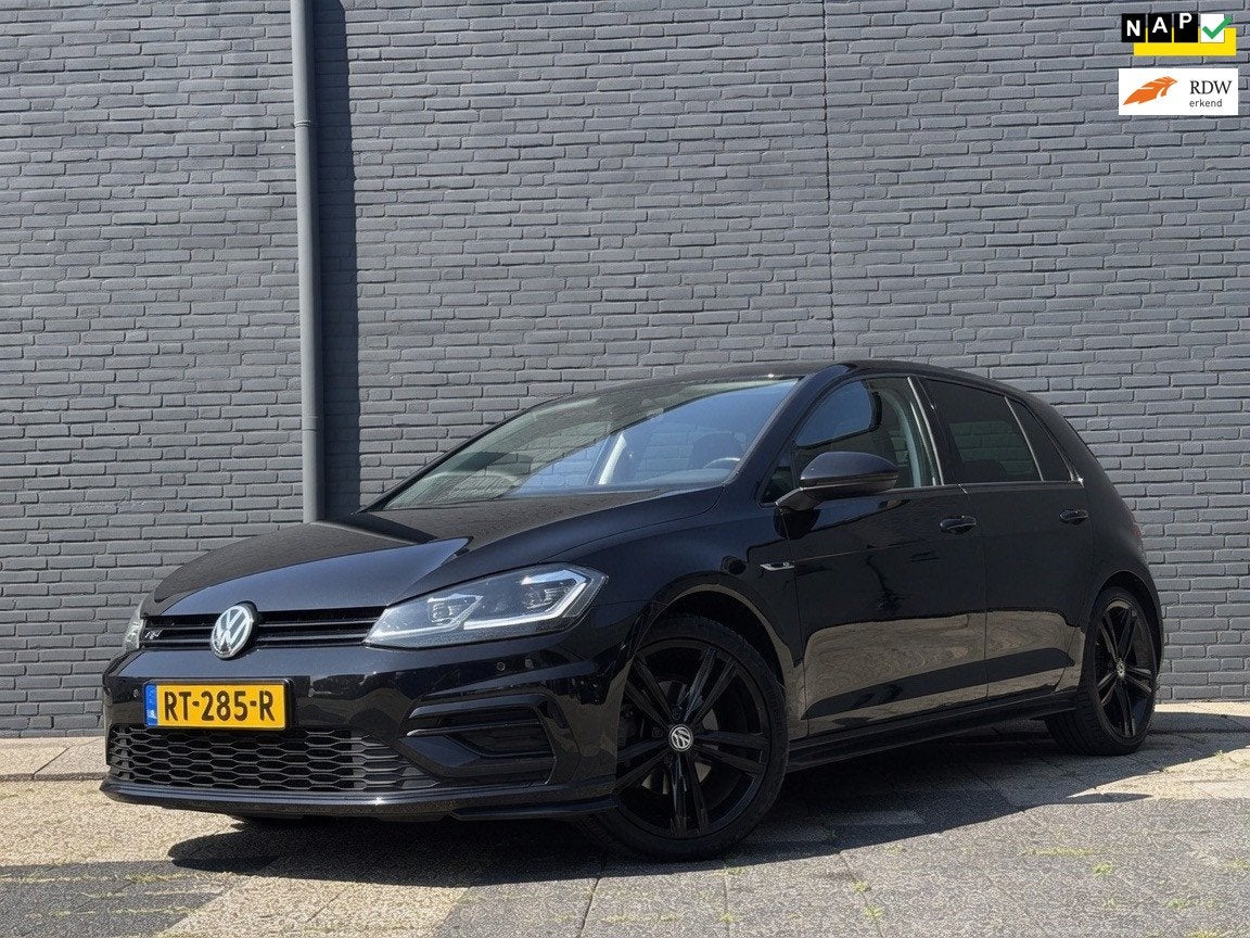 Volkswagen Golf 1.5 TSI Highline Business R-Line | Pano | Vi, Euro 6, 4 cilinders, 150 pk, Zwart