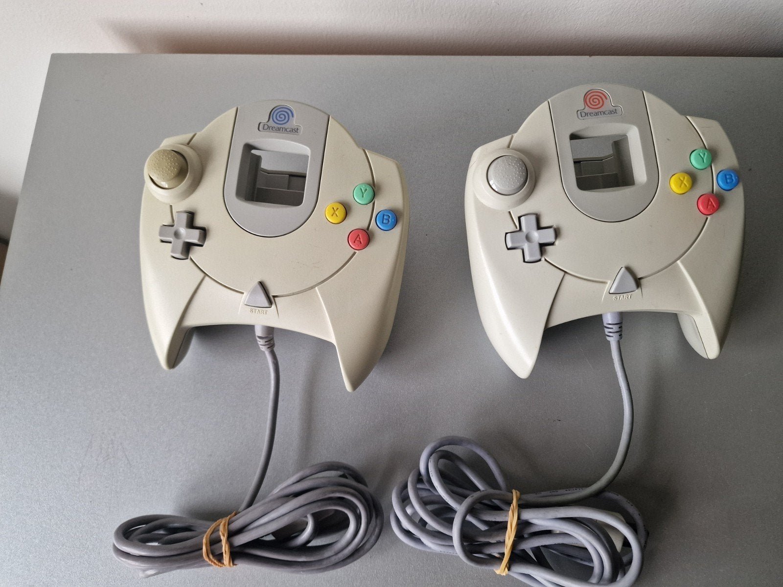 Sega dreamcast controllers, Spelcomputers en Games, Spelcomputers | Sega, Ophalen of Verzenden, Met 2 controllers, Saturn of Dreamcast