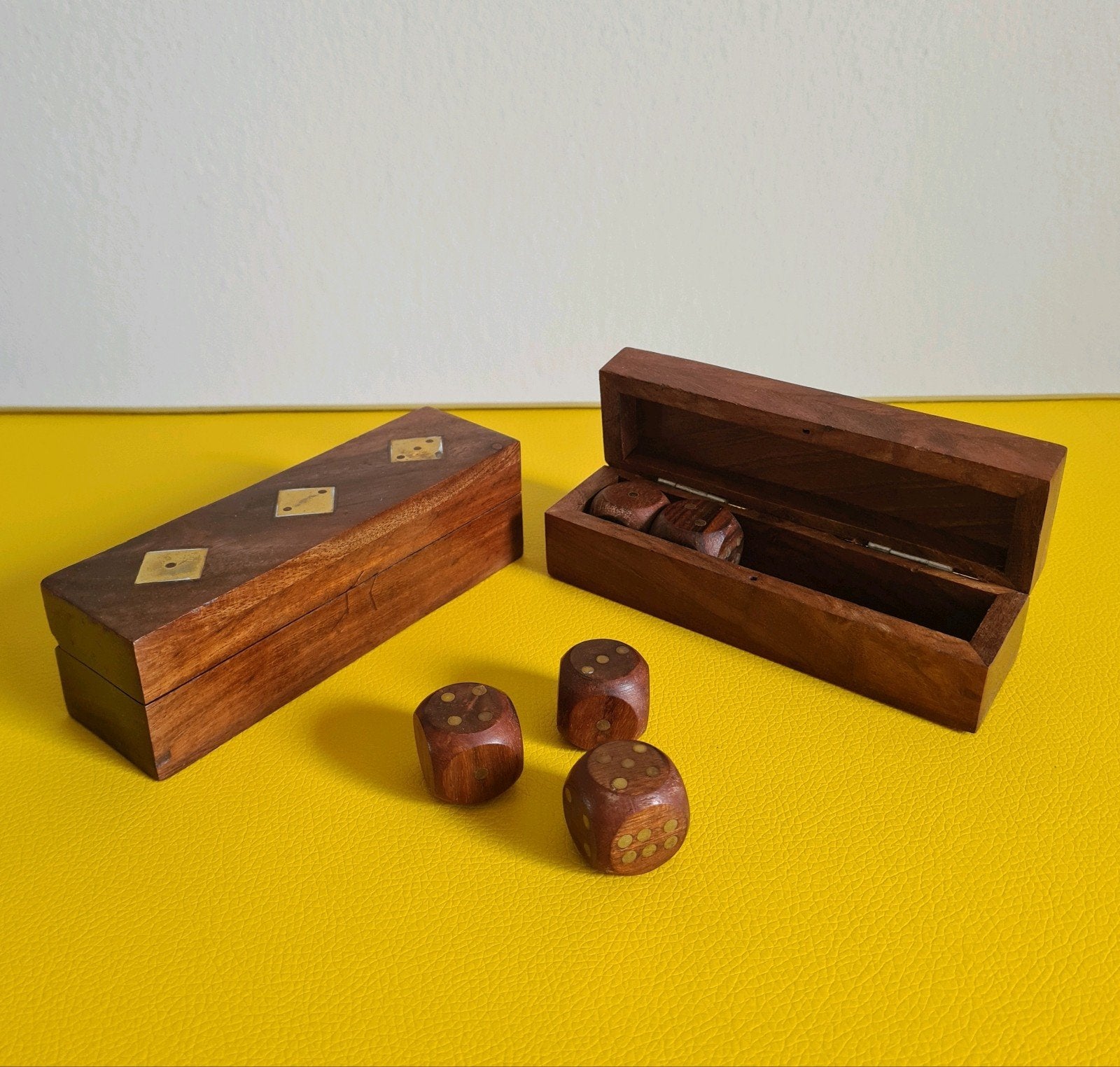Vintage retro hout doos dobbelstenen dobbelsteen messing, Ophalen of Verzenden, Huis en Inrichting