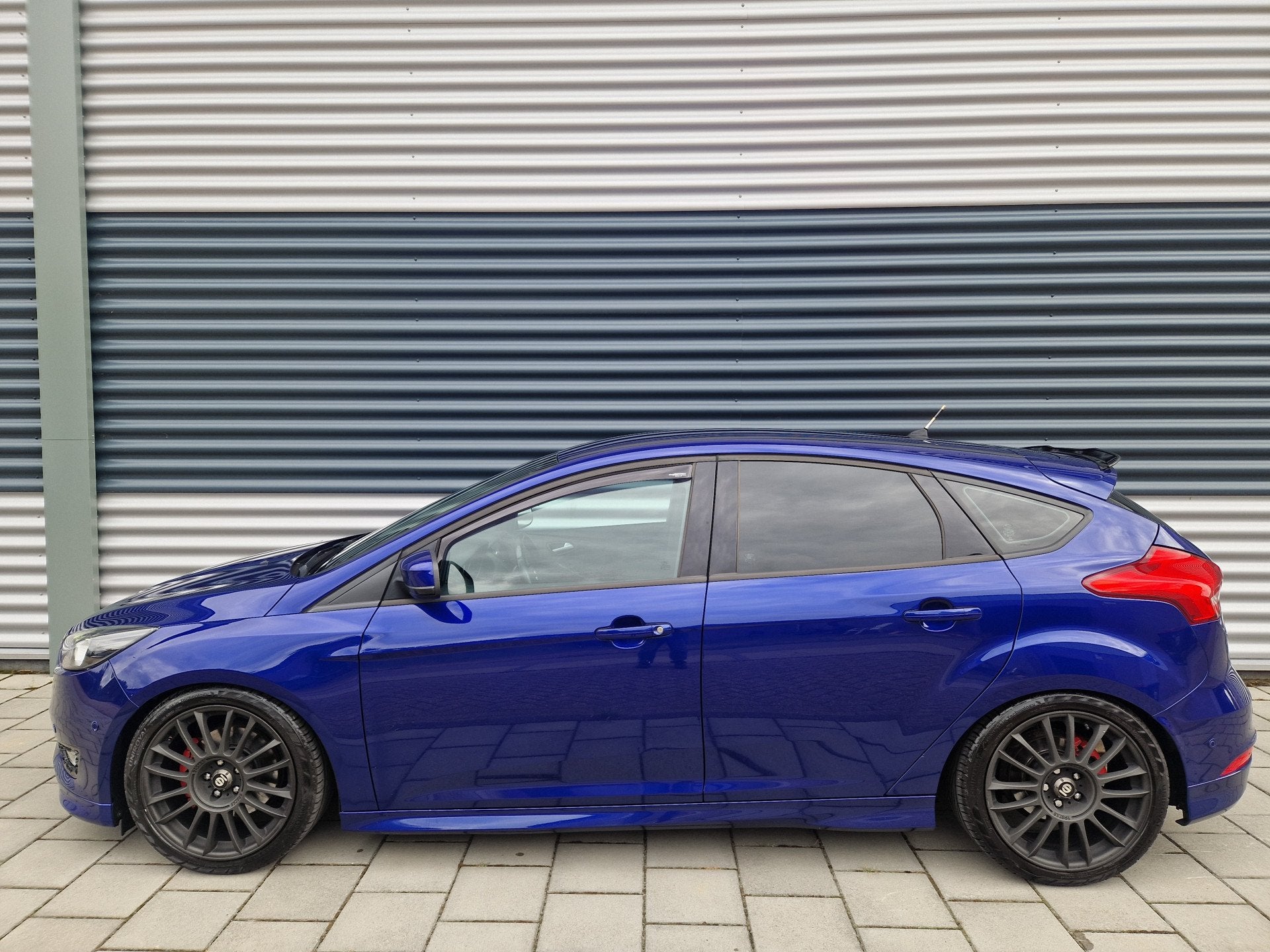 Ford Focus 1.5 ST-Line Edition, Sparco , KW schroefset ,Navi, 4 cilinders, 150 pk, Blauw, Bedrijf