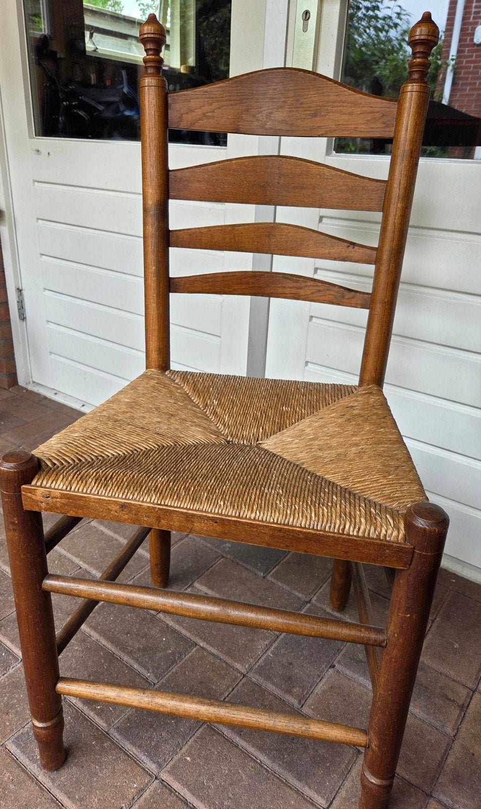 2 stuks vintage houten stoel met rieten zitting, Ophalen