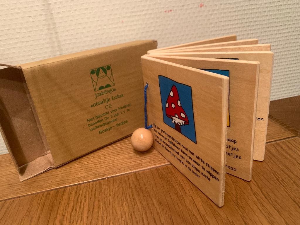 Janbibejan boekje hout Houten kinderboekje - Liedjes, Ophalen of Verzenden, Zo goed als nieuw, Overige typen