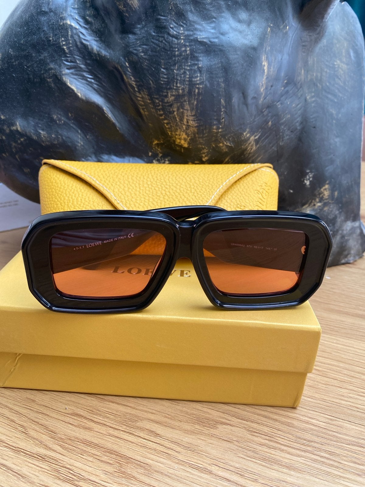 Loewe zonnebril - Zwart met oranje glazen, Overige merken, Zonnebril, Zwart, Ophalen of Verzenden