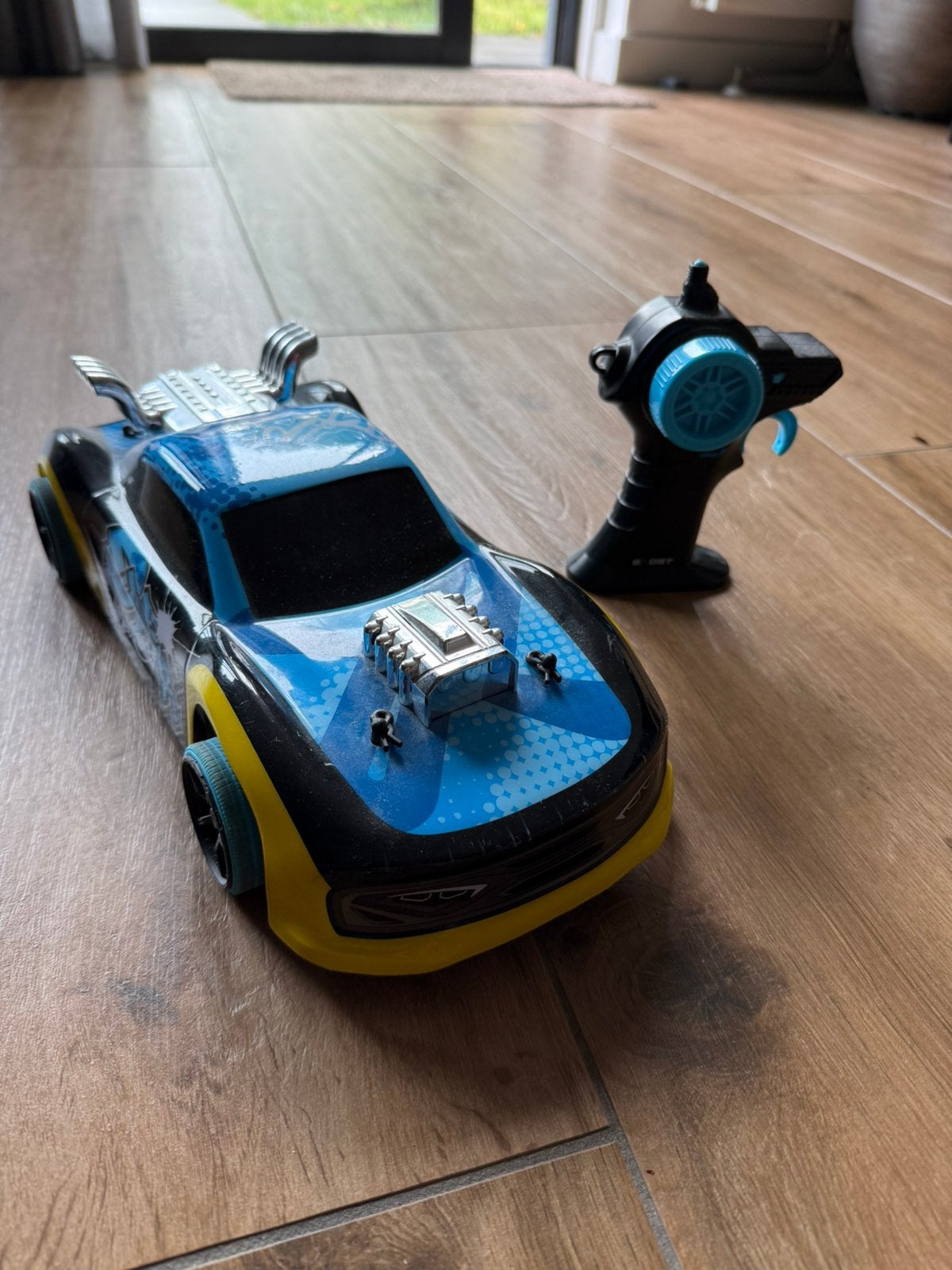 Bestuurbare auto, Kinderen en Baby's, Ophalen of Verzenden, Zo goed als nieuw