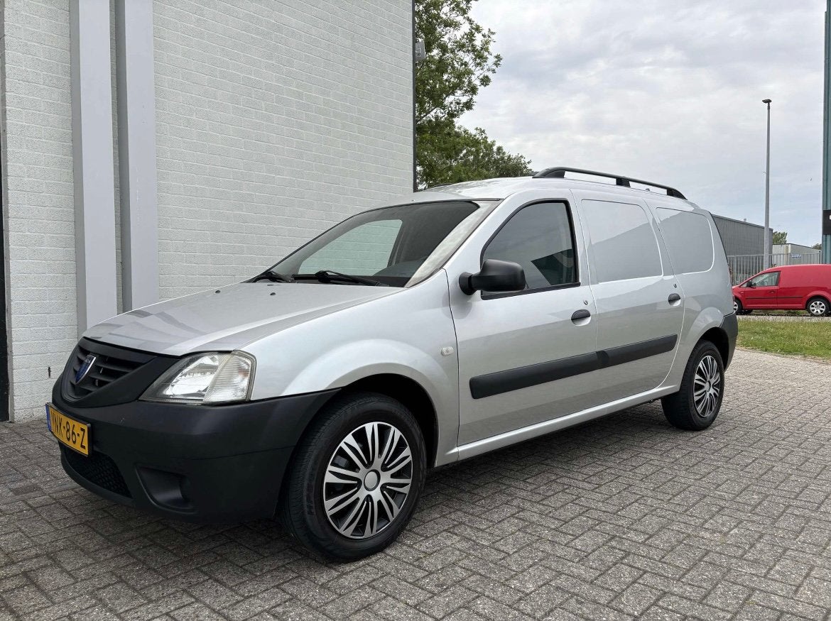 Dacia Logan Express 1.4 Youngtimer - NWE BANDEN, APK EN DIST, Auto's, Bestelauto's, Elektrische ramen, Stof, Handgeschakeld, Grijs