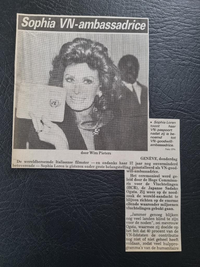 Actrice Sophia Loren VN-ambassadrice (1992), Ophalen of Verzenden, 1980 tot heden, Knipsel(s)