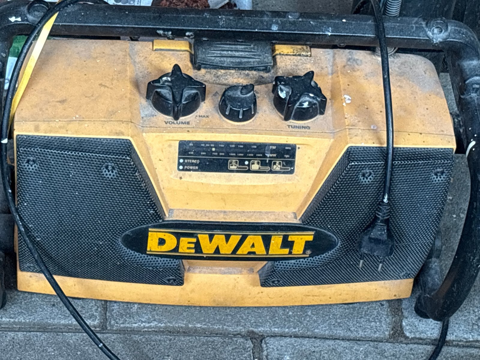 Robuuste DeWalt bouwradio - Ideaal voor de werkplaats, Ophalen, Gebruikt, Bouwradio