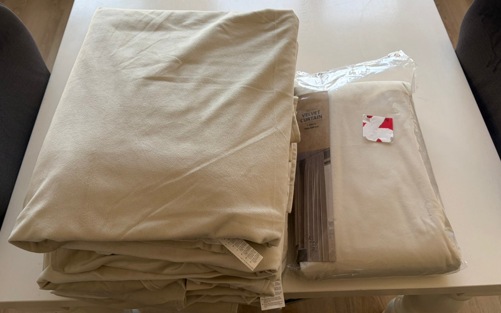 7 velvet beige gordijnen, Huis en Inrichting, Ophalen, Zo goed als nieuw, Beige
