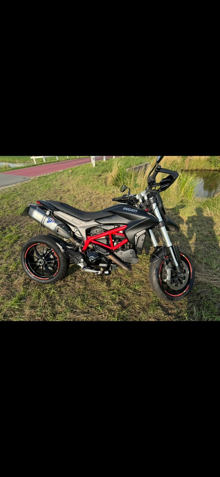 Ducati hypermotard 821 hyperstrada 950 multistrada v4, Particulier, SuperMoto