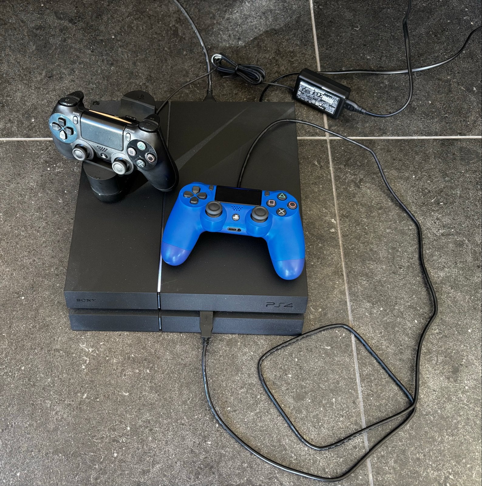 PlayStation 4 van 1 TB met 2 dualshock controllers, Met 2 controllers, Ophalen of Verzenden, 1 TB, Original