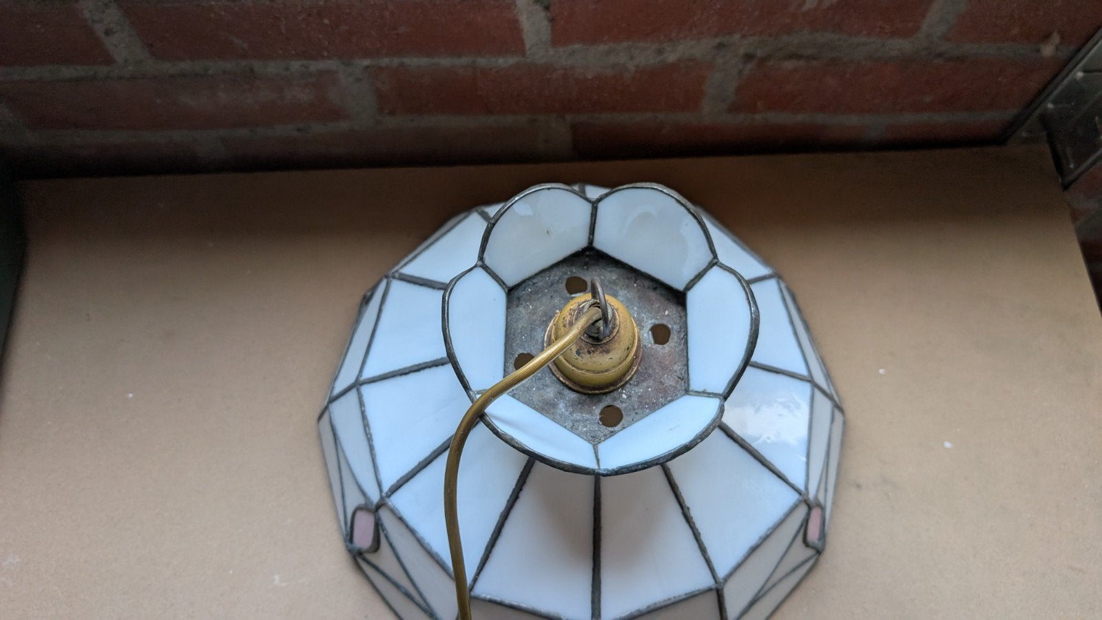 Vintage glas-in-lood lampenkap - wit met roze accenten, Ophalen