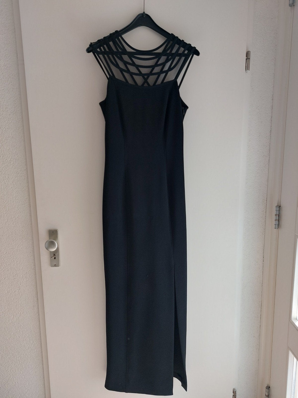 Galajurk zwart strak model met split. Maat S/M. ZGAN!, Kleding | Dames, Maat 38/40 (M), Galajurk, Zwart, Ophalen of Verzenden