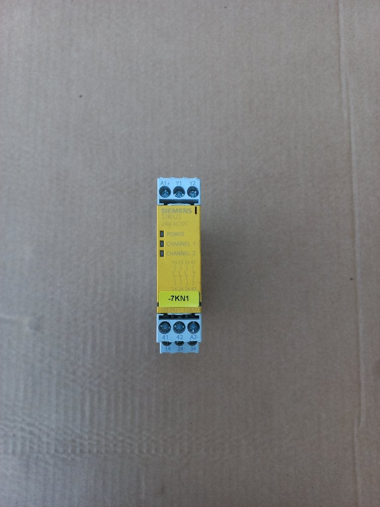 Siemens SIRIUS 3TK2821-1CB30 veiligheidsrelais 24V AC/DC, Ophalen of Verzenden, Siemens, Relais