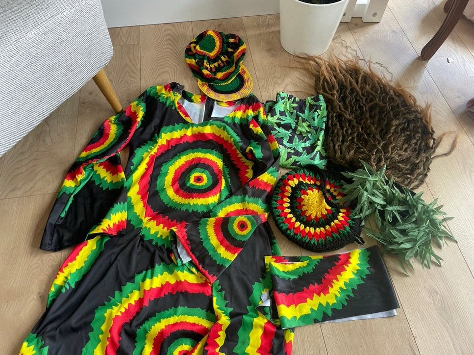 Compleet Reggae Outfit: Rasta Pruik, Jurk, Legging, Ketting,, Maat 38/40 (M), Carnaval, Ophalen of Verzenden, Kleding