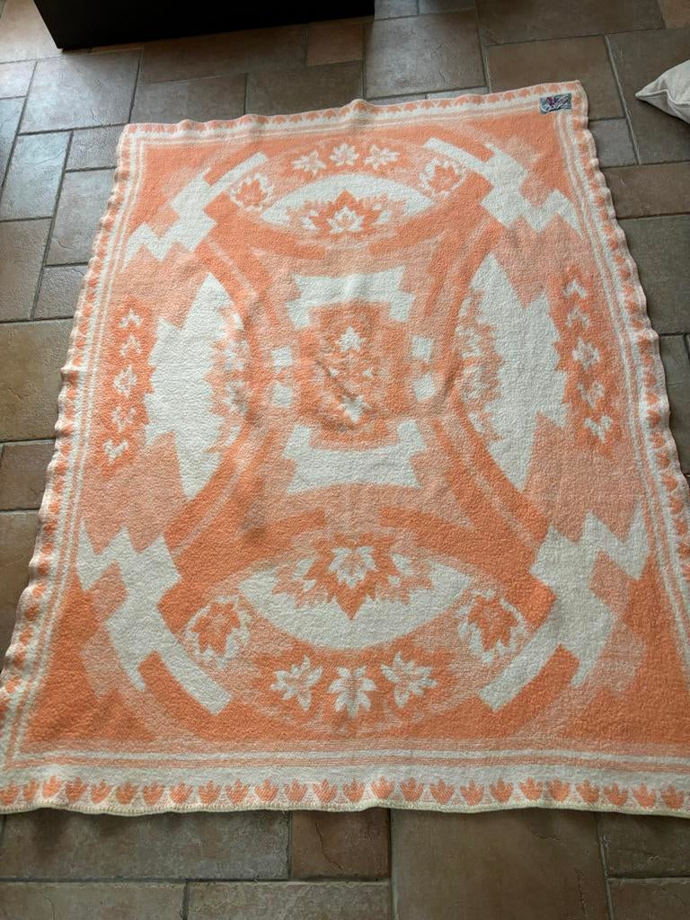 Vintage wollen deken met patroon, Gebruikt, 100 tot 150 cm, Ophalen of Verzenden, Crème