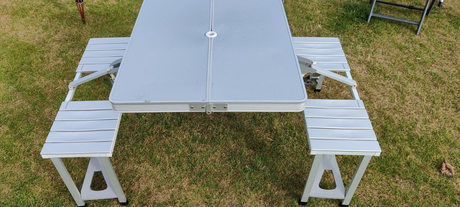 Inklapbare campingtafel met bankjes - Ideaal voor buiten, Ophalen, Gebruikt, Campingtafel