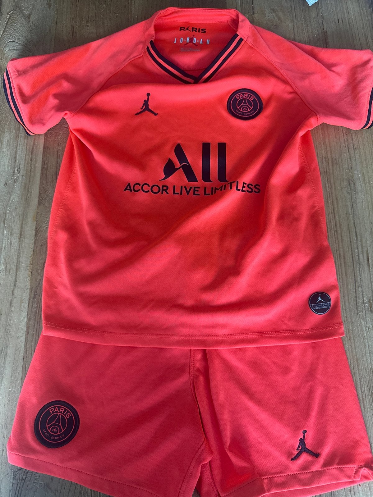 PSG Jordan Voetbaltenue Maat 110-116 CM, Ophalen of Verzenden, Zo goed als nieuw, Jongen of Meisje, Setje