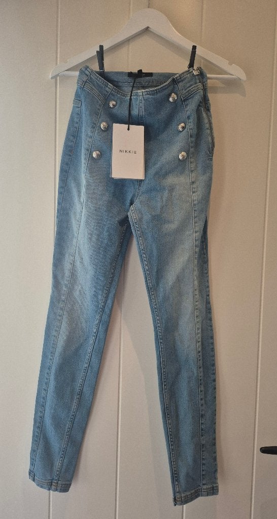 Nikkie high waist jeans mt xs nieuw!, Kleding | Dames, Spijkerbroeken en Jeans, Blauw, Nieuw, Ophalen of Verzenden, Nikkie