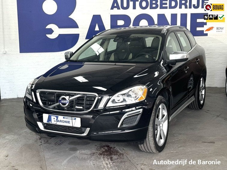Volvo XC60 2.4 D5 AWD R-Design, bliss adaptive cruise, Auto's, Volvo, Gebruikt, Zwart, 197 €/maand, 2000 kg