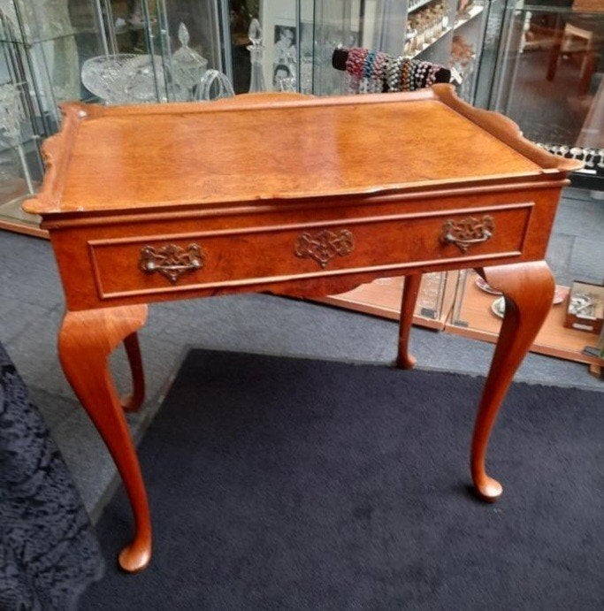 Zeer nette thee tafel, Ophalen