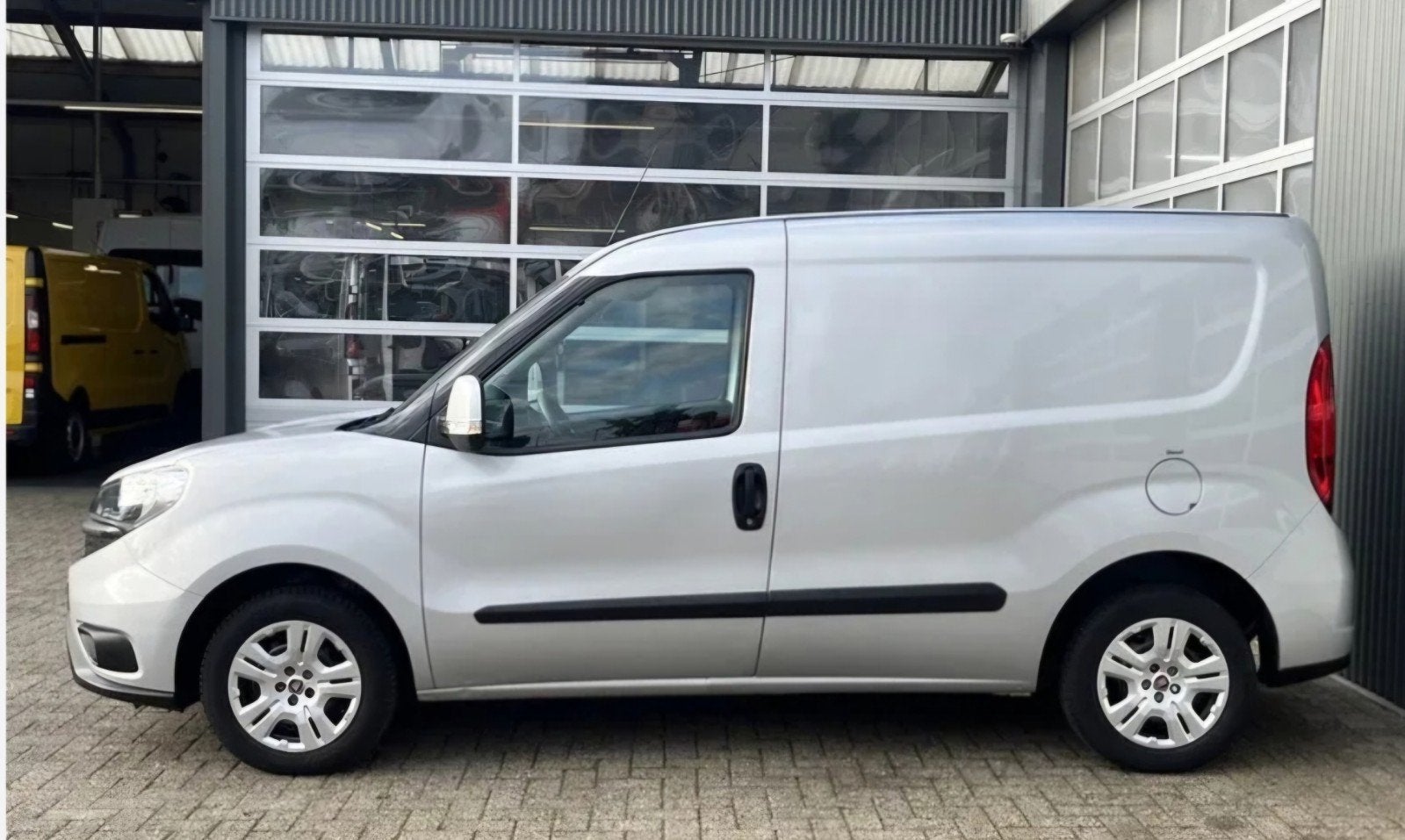 2x Gebruikte banden Fiat Doblo ( 195/60/R16C 6PR ) €37,50, Ophalen, Gebruikt, Fiat