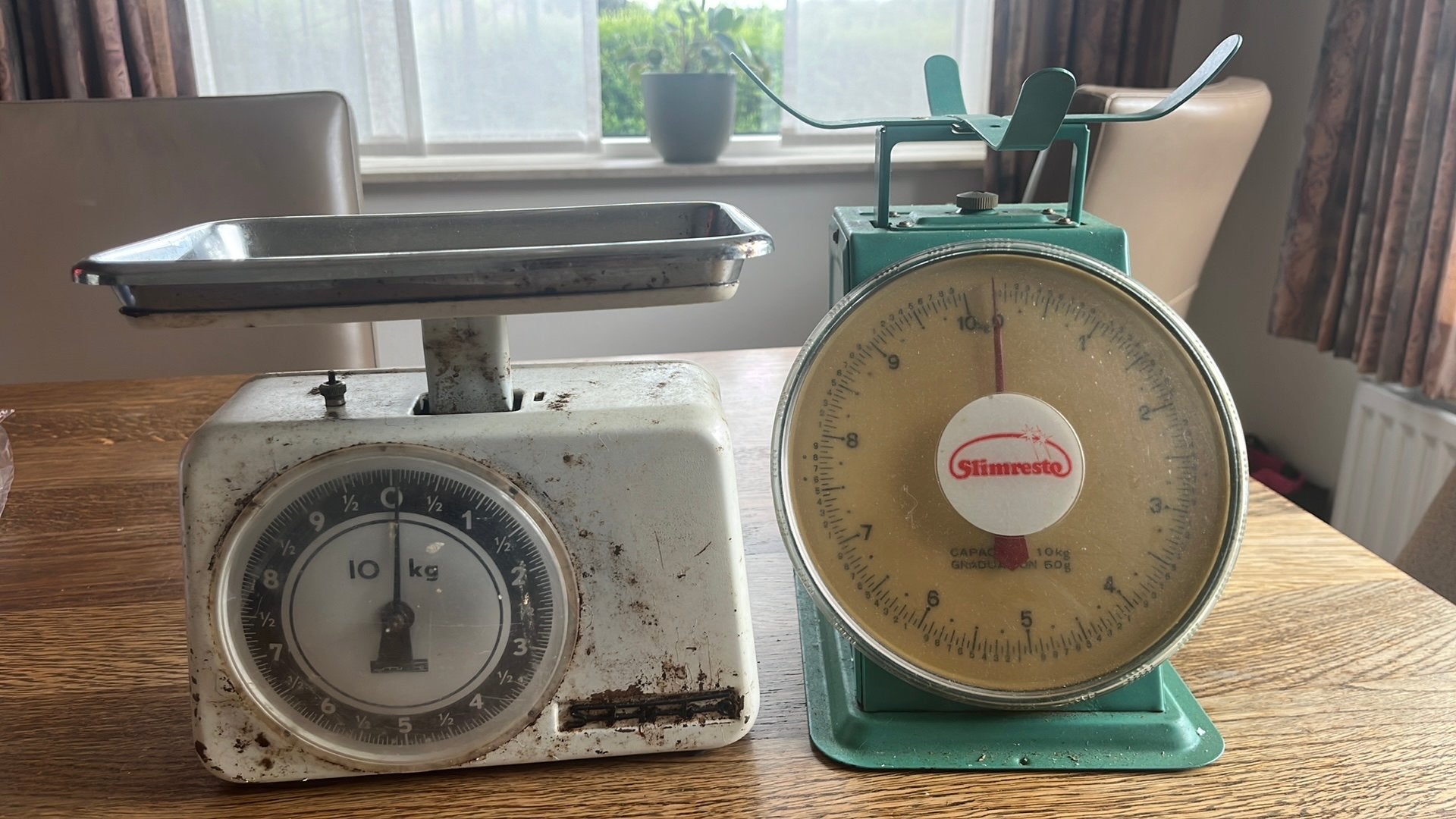 2 vintage weegschalen, Antiek en Kunst, Ophalen of Verzenden
