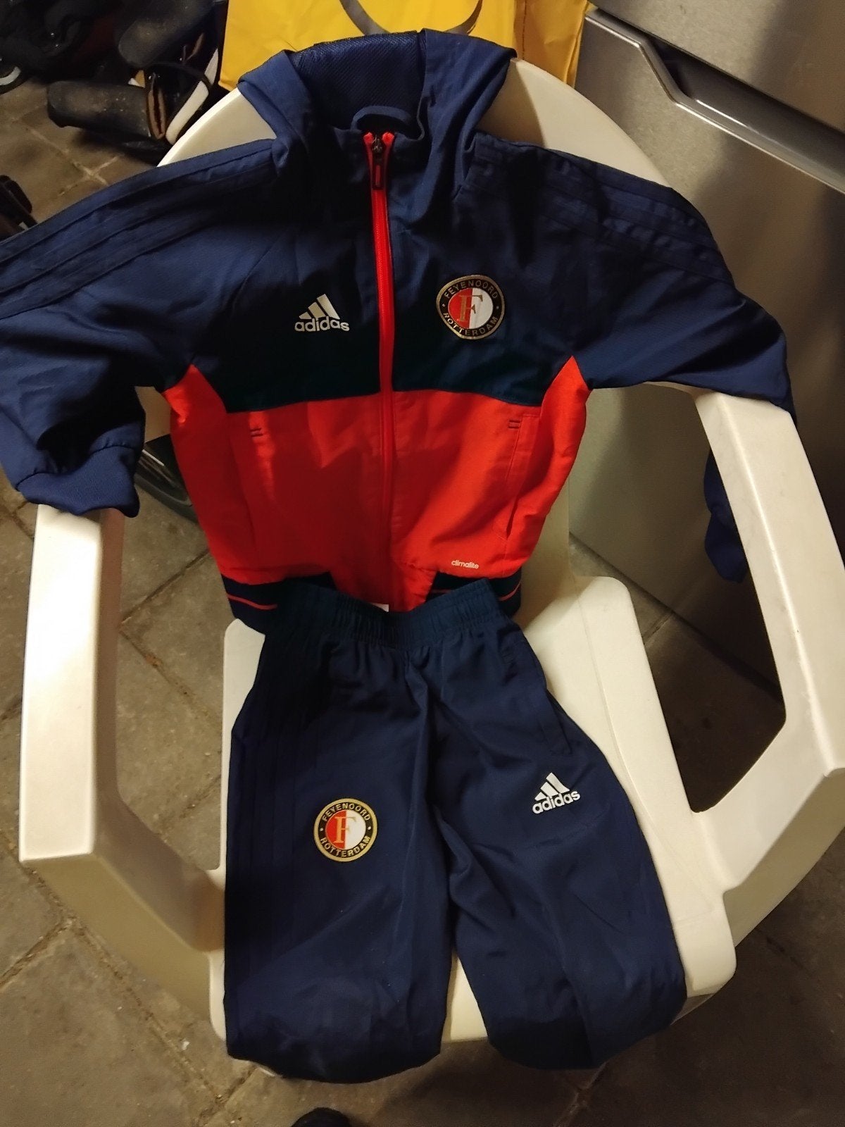 Feyenoord trainingspak kids maat 120, Ophalen, Adidas Feyenoord, Jongen of Meisje, Zo goed als nieuw