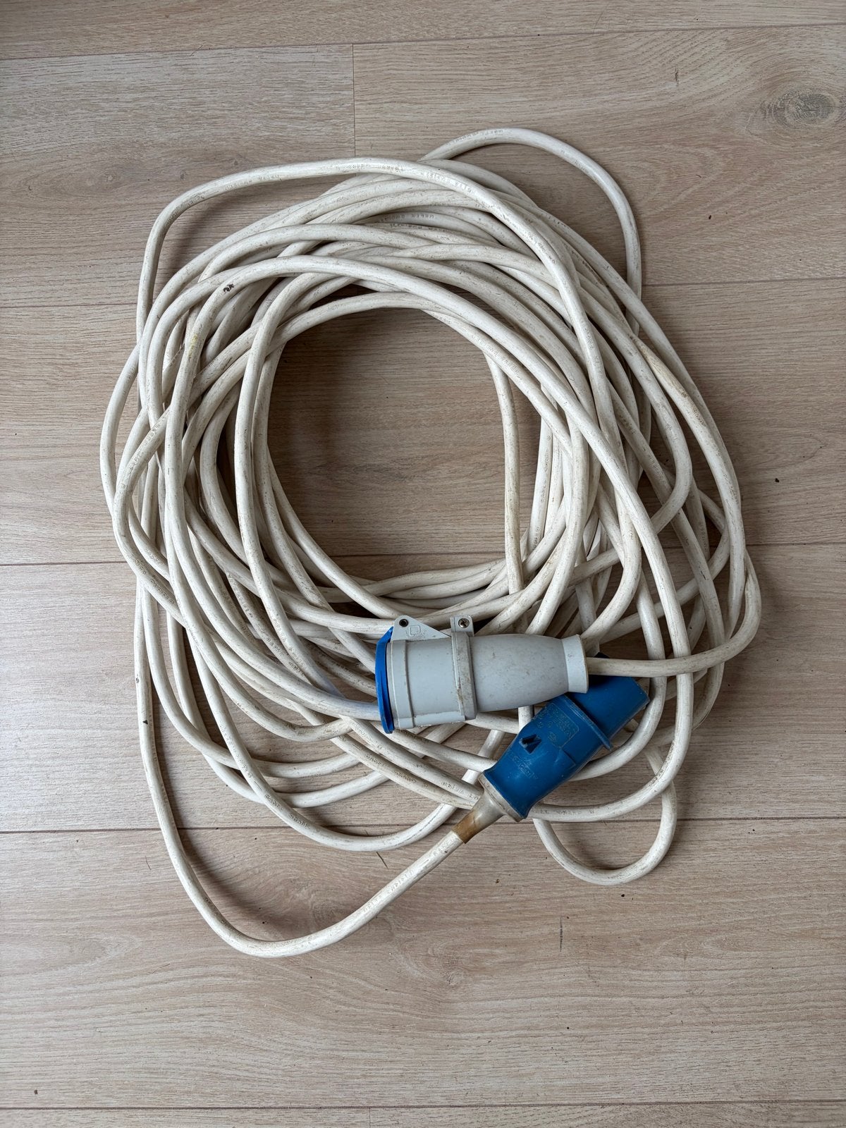 Caravan/Camper CEE verlengkabel 26 meter, Ophalen, Gebruikt