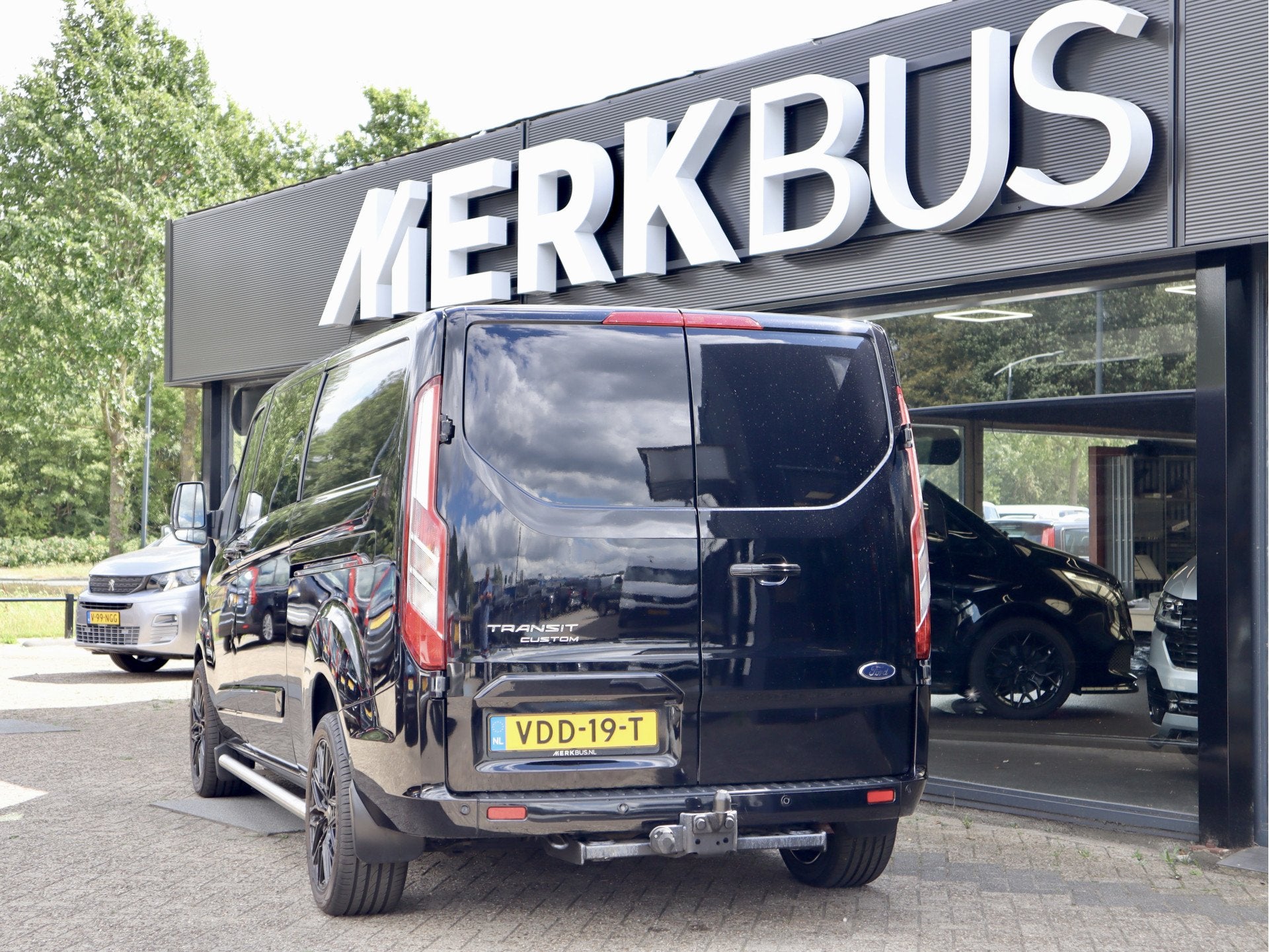 Ford Transit Custom 300 2.0 TDCI AUTMAAT MARGE/BTW VRIJ DUBB, Auto's, 15 km/l, Euro 6, 4 cilinders, Zwart