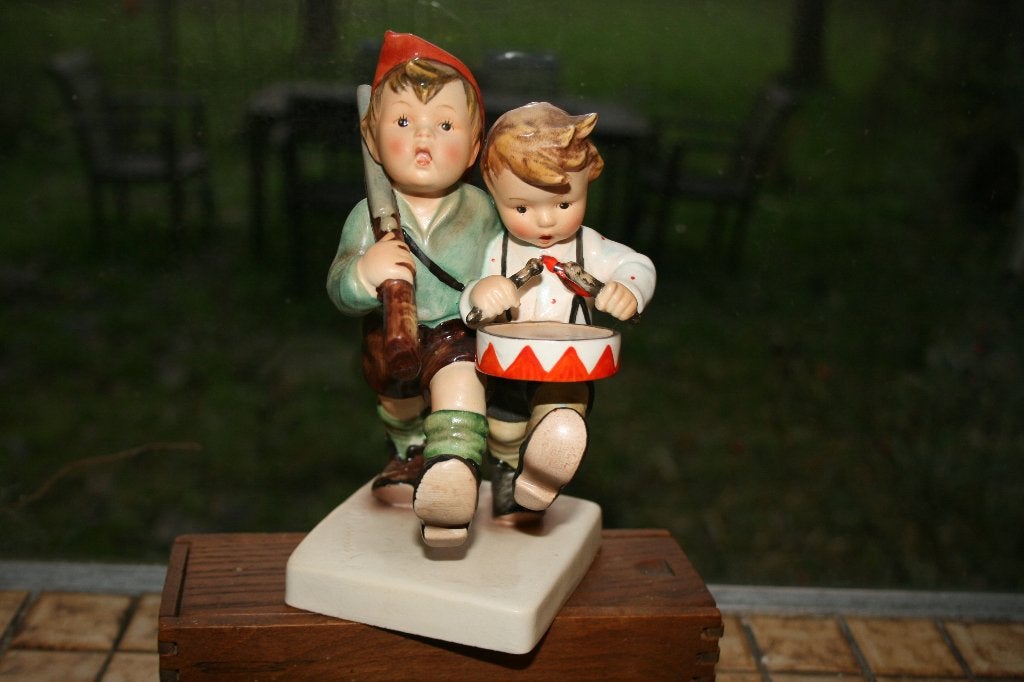 Grote oude Hummel nr. 50 Volunteers, Ophalen of Verzenden, Zo goed als nieuw, Hummel