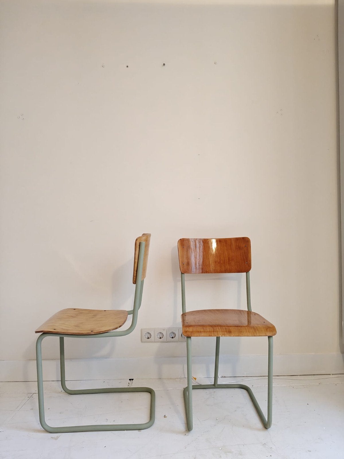 Vintage Finse/Scandinavische schoolstoelen – Refurbished, Huis en Inrichting, Stoelen, Twee, Overige kleuren, Vintage, Ophalen of Verzenden