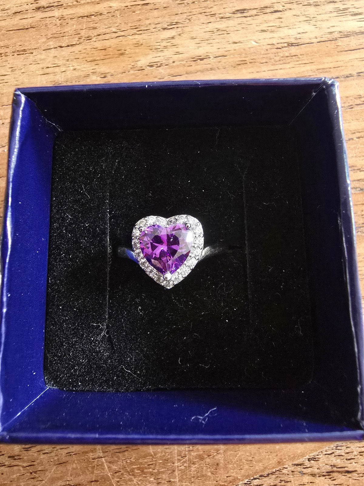 Zilveren ring met paarse hartvormige steen (Amethist), Paars, Ophalen of Verzenden, Zo goed als nieuw, Met edelsteen