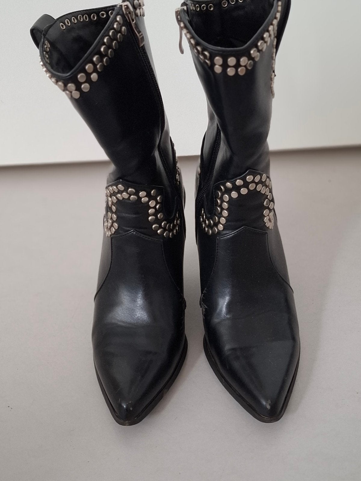 Zwarte cowboylaarzen met studs - Maat 39, Ophalen of Verzenden, Gedragen, Zwart, Lage of Enkellaarzen