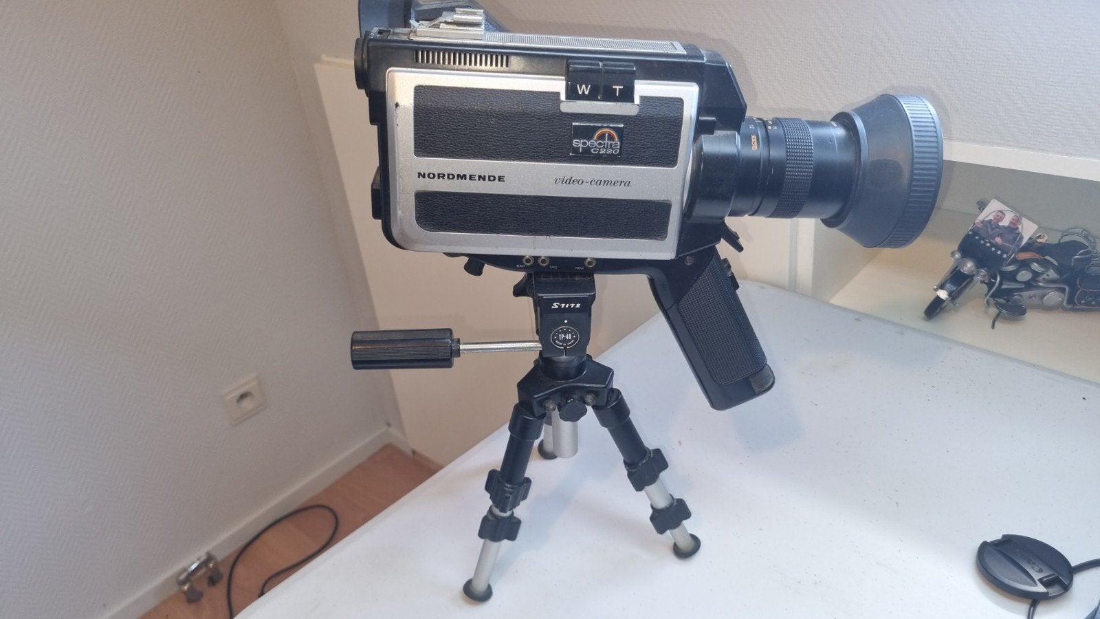Vintage Nordmende Videocamera met Statief, Ophalen of Verzenden, Overige soorten, Camera