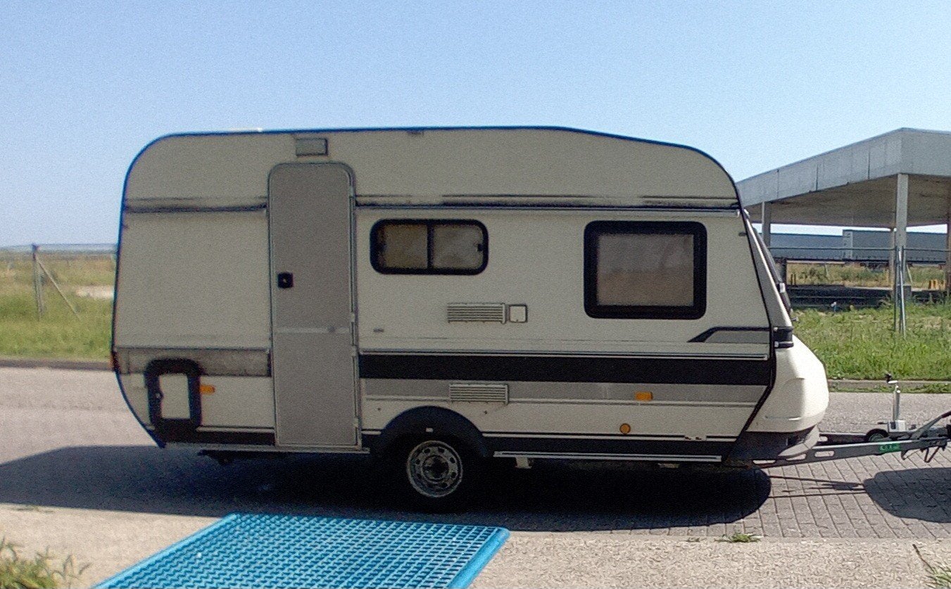 Hobby 420 caravan  (1987) Airco, Voortent, Luifel, Caravans en Kamperen, Caravans, Luifel, Vast bed, Hobby, Tot en met 3