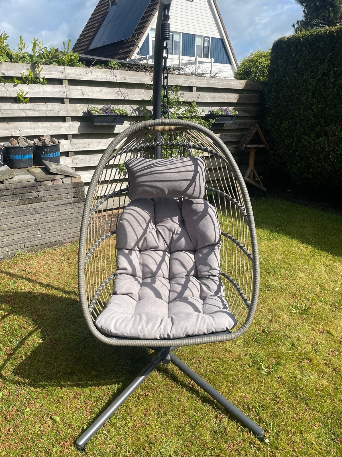 Intratuin hangstoel met standaard en kussen, Ophalen, Zo goed als nieuw, Wicker
