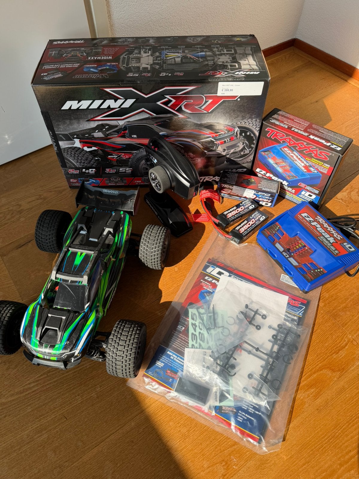 Traxxas Mini XRT Groen, 2x 2S 3500 accu, EZ-Peak Dual lader, Ophalen, Zo goed als nieuw, Auto offroad