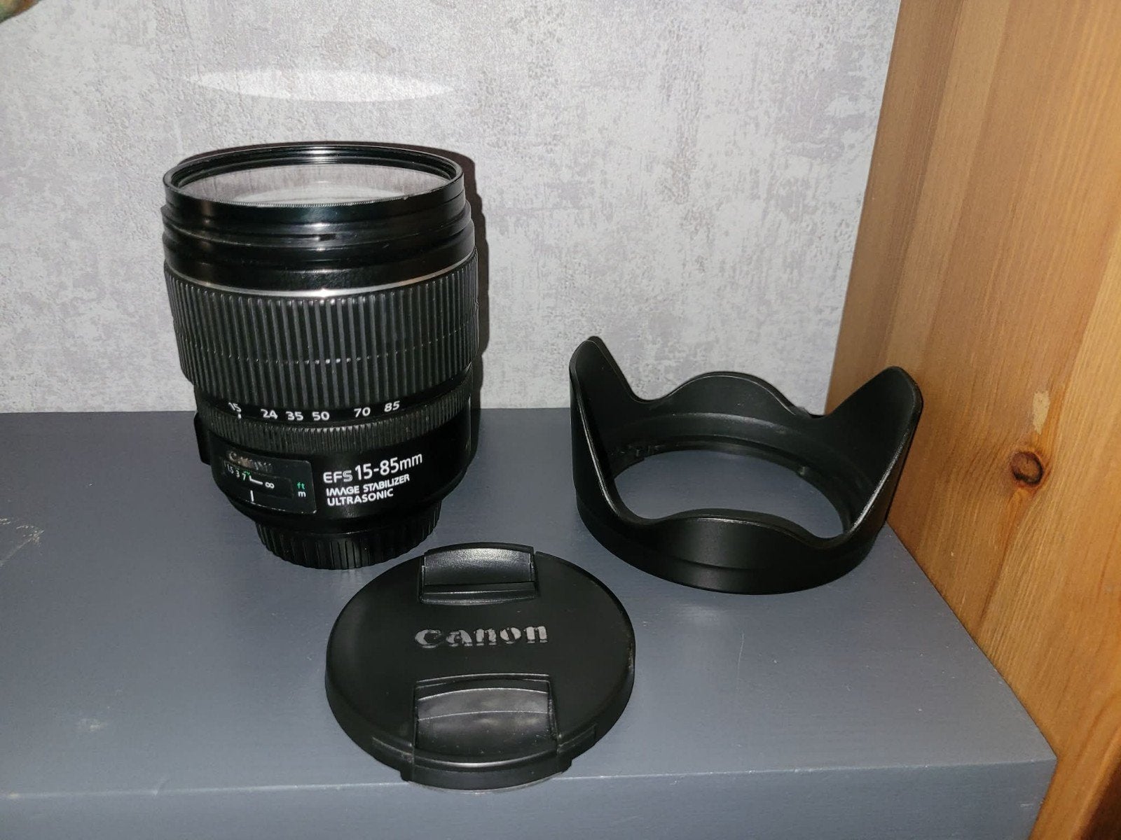 Canon zoom lens EF-S 15-85mm f3,5-5,6 IS USM, Ophalen, Canon, Telelens, Zo goed als nieuw
