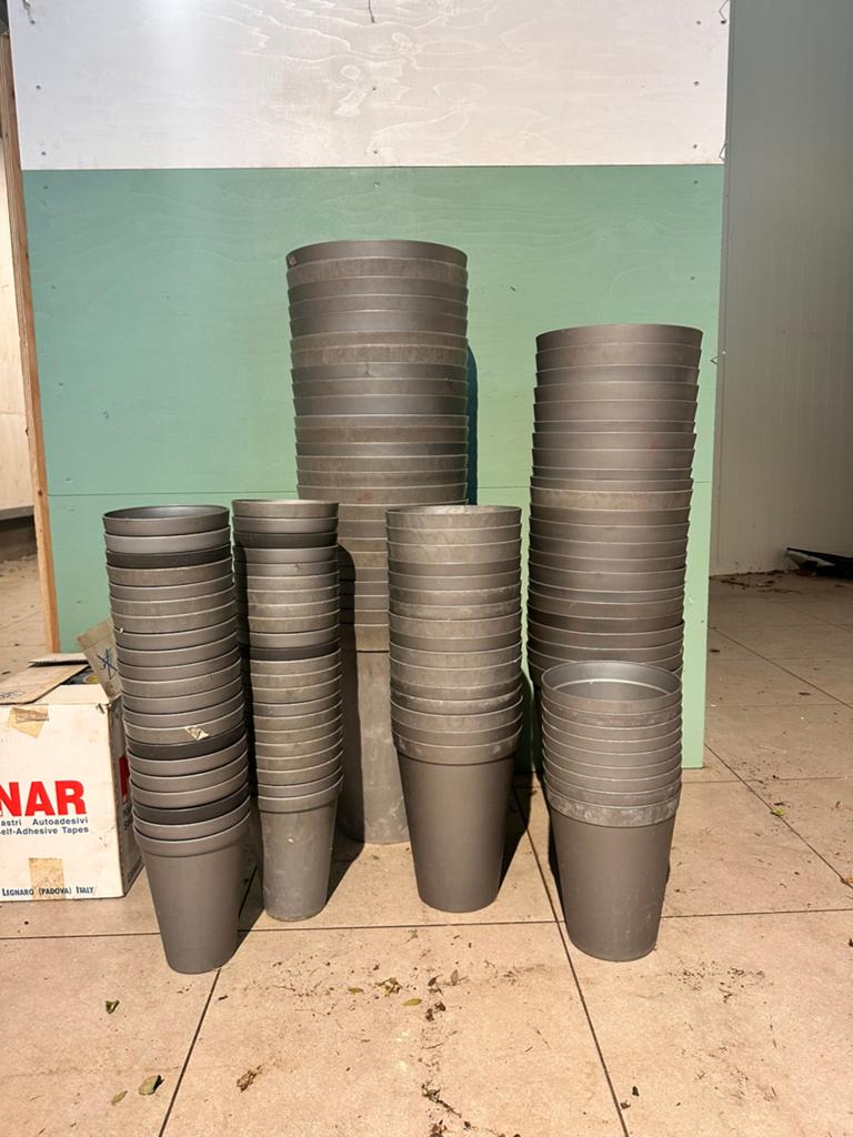 Partij vazen. Verschillende maten (plastic), Overige kleuren, Ophalen of Verzenden, Minder dan 50 cm, Glas