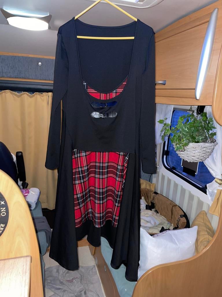 Gothic achtige jurk XXL - 1x gedragen, Ophalen of Verzenden, Zo goed als nieuw, Maat 46/48 (XL) of groter, Zwart