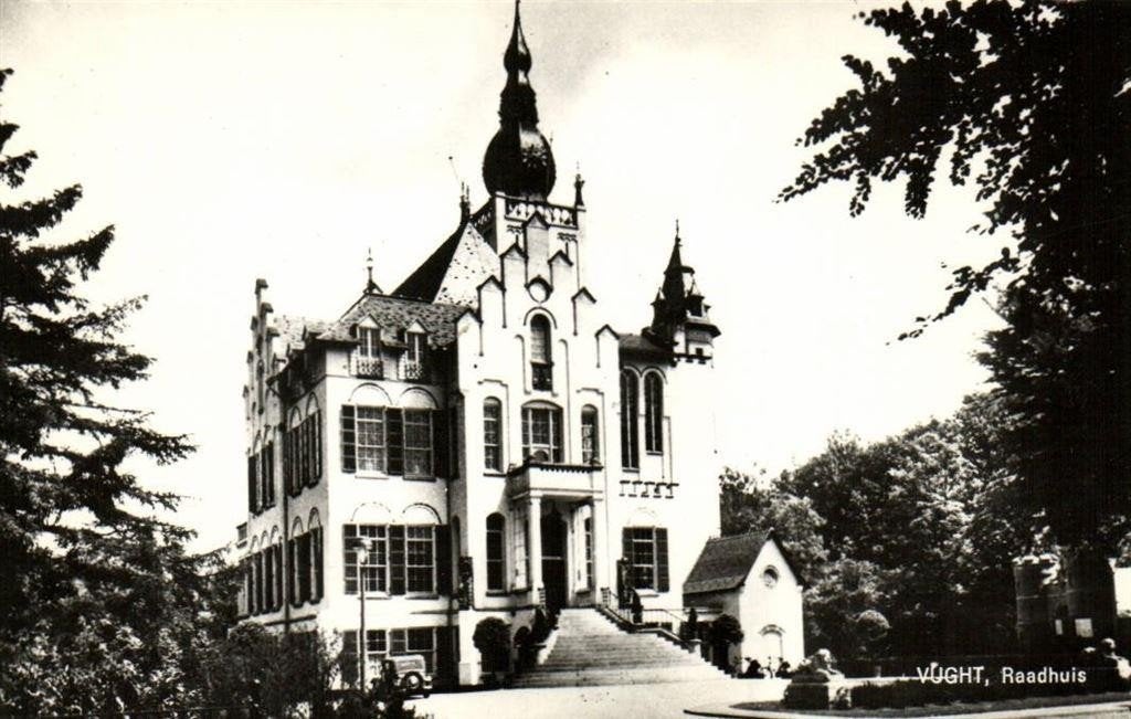 Vught, Raadhuis - auto - ongelopen, Ophalen of Verzenden, 1940 tot 1960, Ongelopen, Noord-Brabant