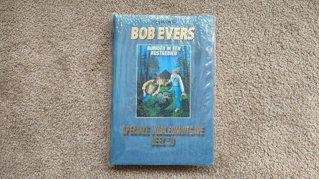 Jubileum uitgave : Deel 50 uit de Bob Evers reeks,Gesigneerd, Ophalen of Verzenden, Nieuw, Peter de Zwaan