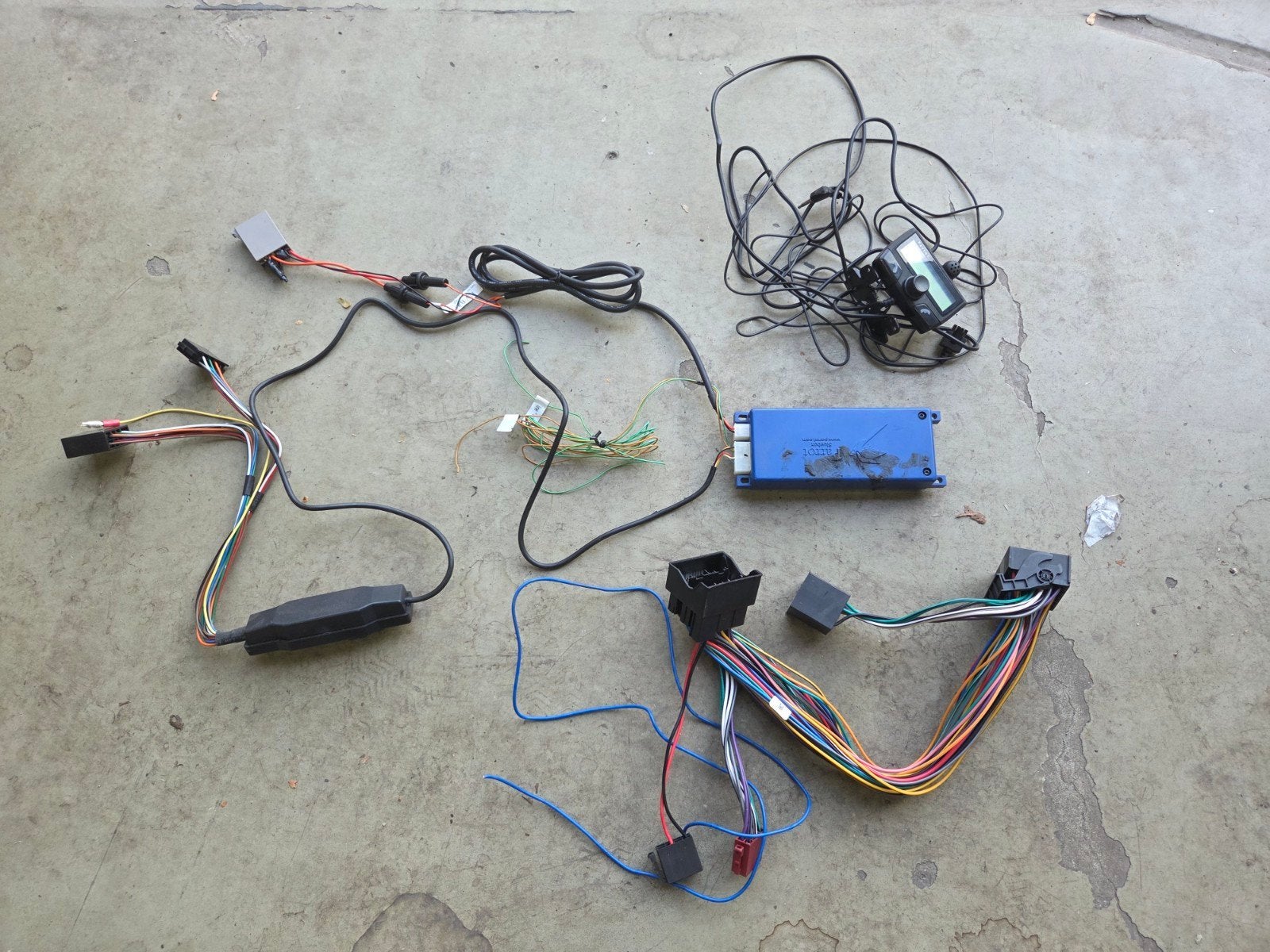 Parrot CK3100N Carkit Complete set te koop!, Auto diversen, Carkits, Gebruikt, Ophalen of Verzenden