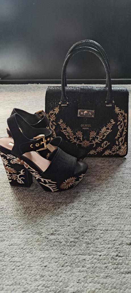 Tas en schoenen Guess, Ophalen, Zo goed als nieuw, Zwart, Handtas