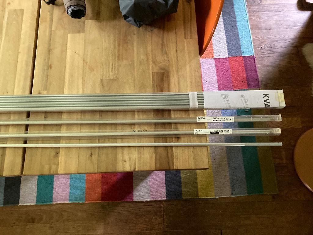 KVARTAL gordijnrail 1.40 mtr + 3 gordijnroedes, Huis en Inrichting, Ophalen, Minder dan 50 cm, 100 tot 150 cm, Nieuw