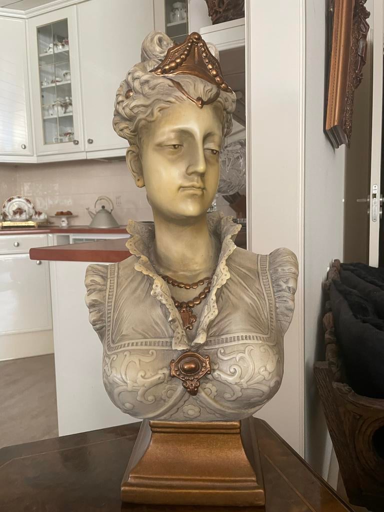 Art Nouveau terracotta buste, 55 cm, gesigneerd, Antiek en Kunst, Kunst | Beelden en Houtsnijwerken, Ophalen, 50 - 100 cm, Gemerkt
