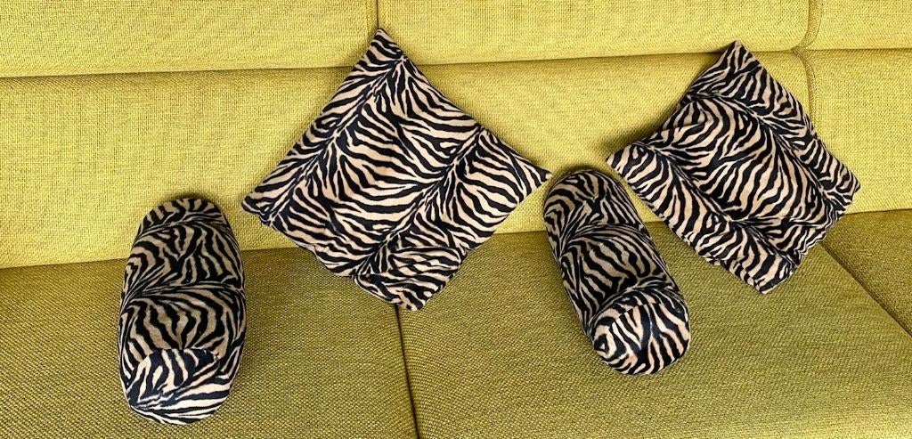 4 kussentjes; bruin/zwart print zebra, Huis en Inrichting, Woonaccessoires | Kussens, Ophalen of Verzenden, Zo goed als nieuw
