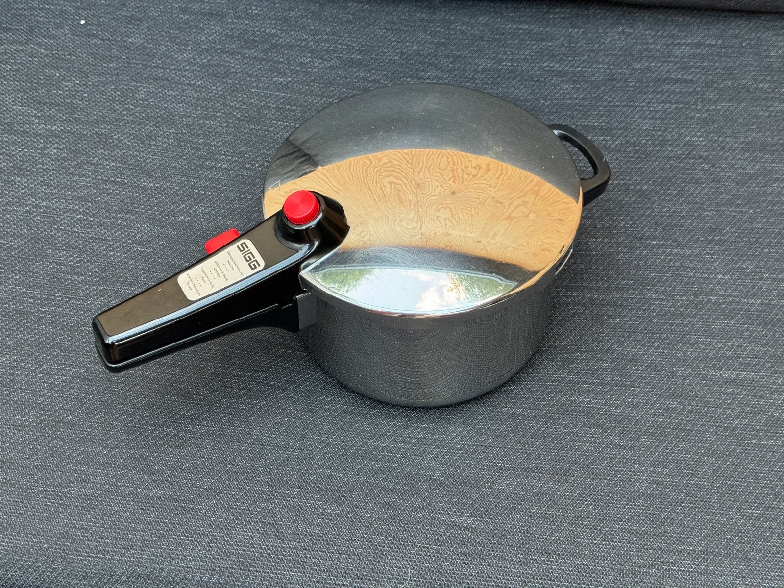Snelkookpan SIGG zo goed als nieuw, Huis en Inrichting, Keuken | Potten en Pannen, Ophalen, Snelkookpan, Met deksel, Zo goed als nieuw