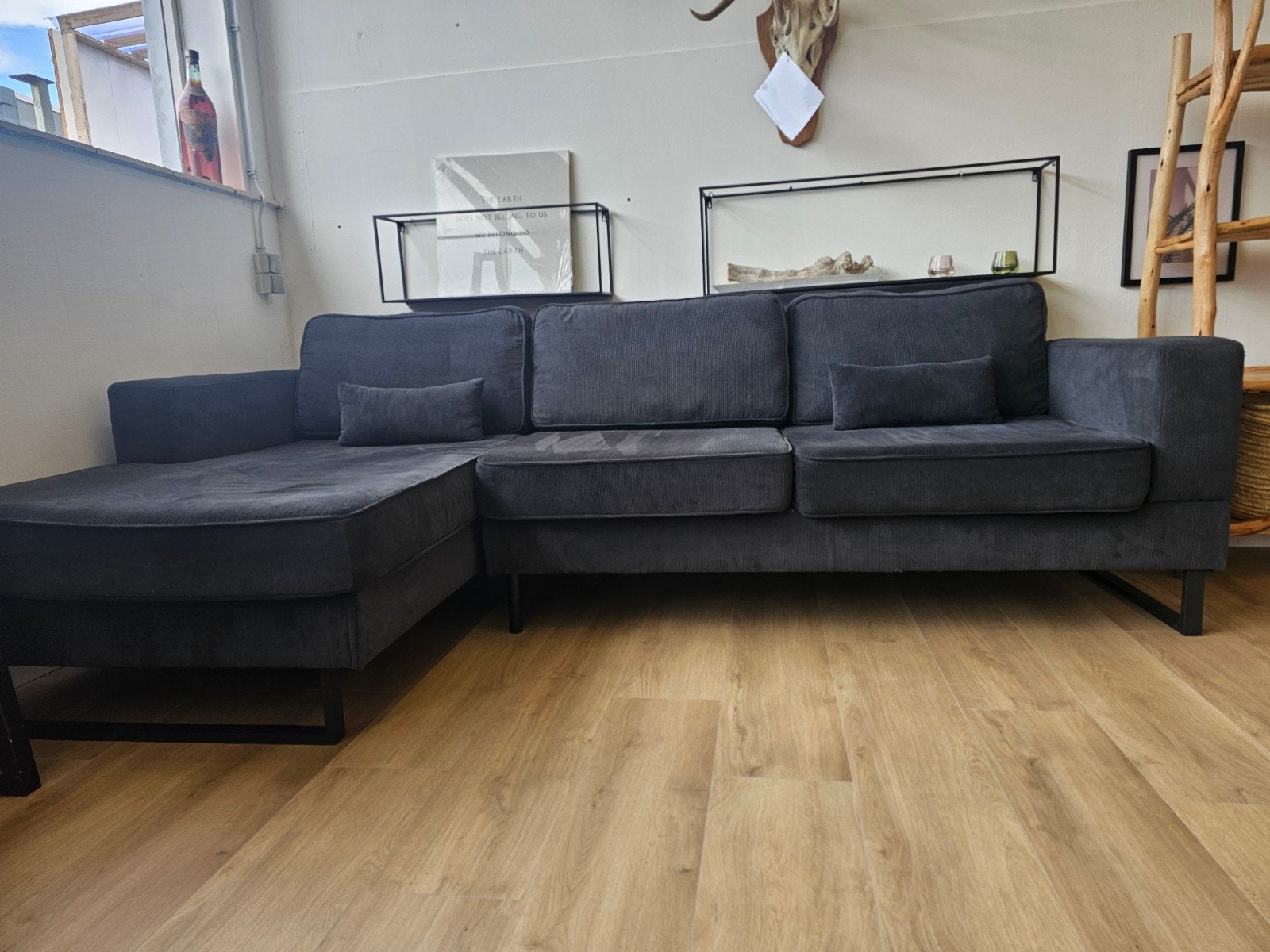 Donker grijze Ribstof hoekbank, Zo goed als nieuw, Info@homefriesland.nl, Kelvinstraat 6 8912BA, Home Friesland