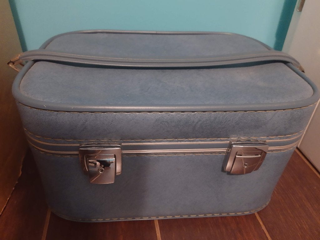 Reiskoffertje 70-er jaren, Sieraden, Tassen en Uiterlijk, Beautycases, Gebruikt, Blauw, Ophalen of Verzenden, Met slot